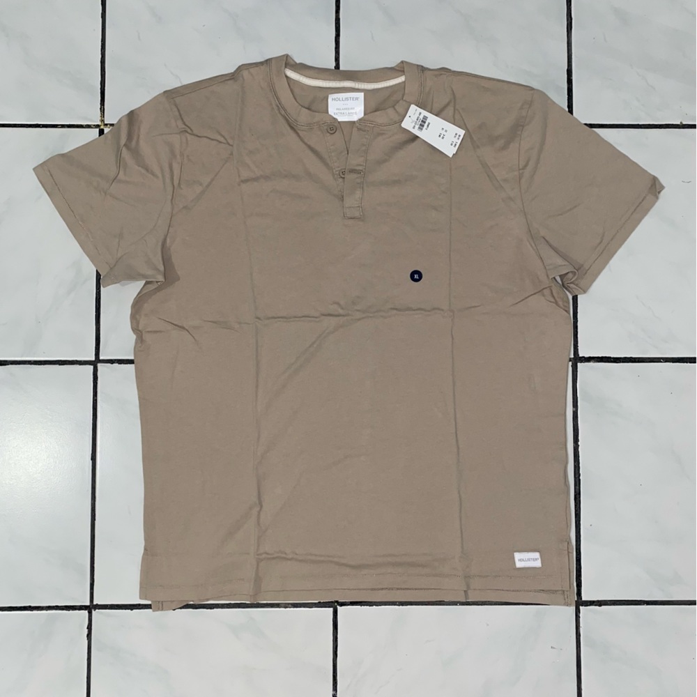Hollister;Oversized RelaxedFit Beige Cream V Button Neck Men Top Shirt